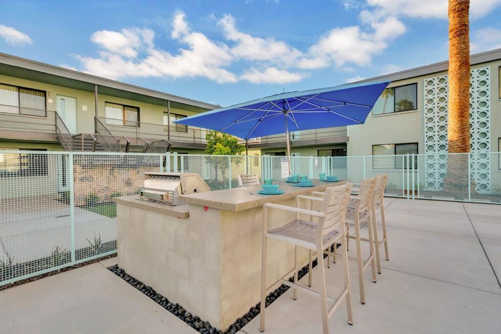 Micro Studio With Balcony & Pool View - Walk To Ot Scottsdale Exterior foto